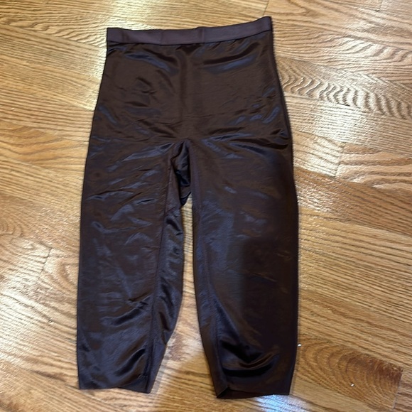 Women's - Picture 1 of 4